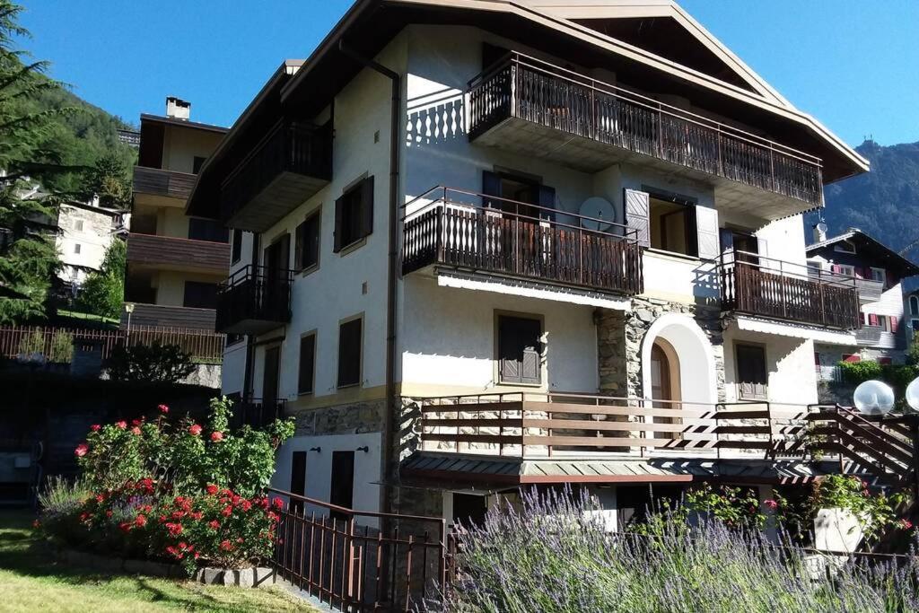 Ferrari'S: Bright Apartment With Magnificent View Chiesa in Valmalenco Eksteriør bilde
